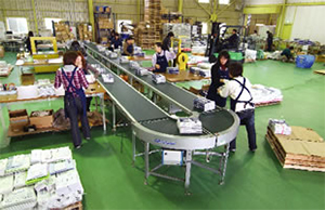 ファインコンベヤ　用途例　通販配送センター写真